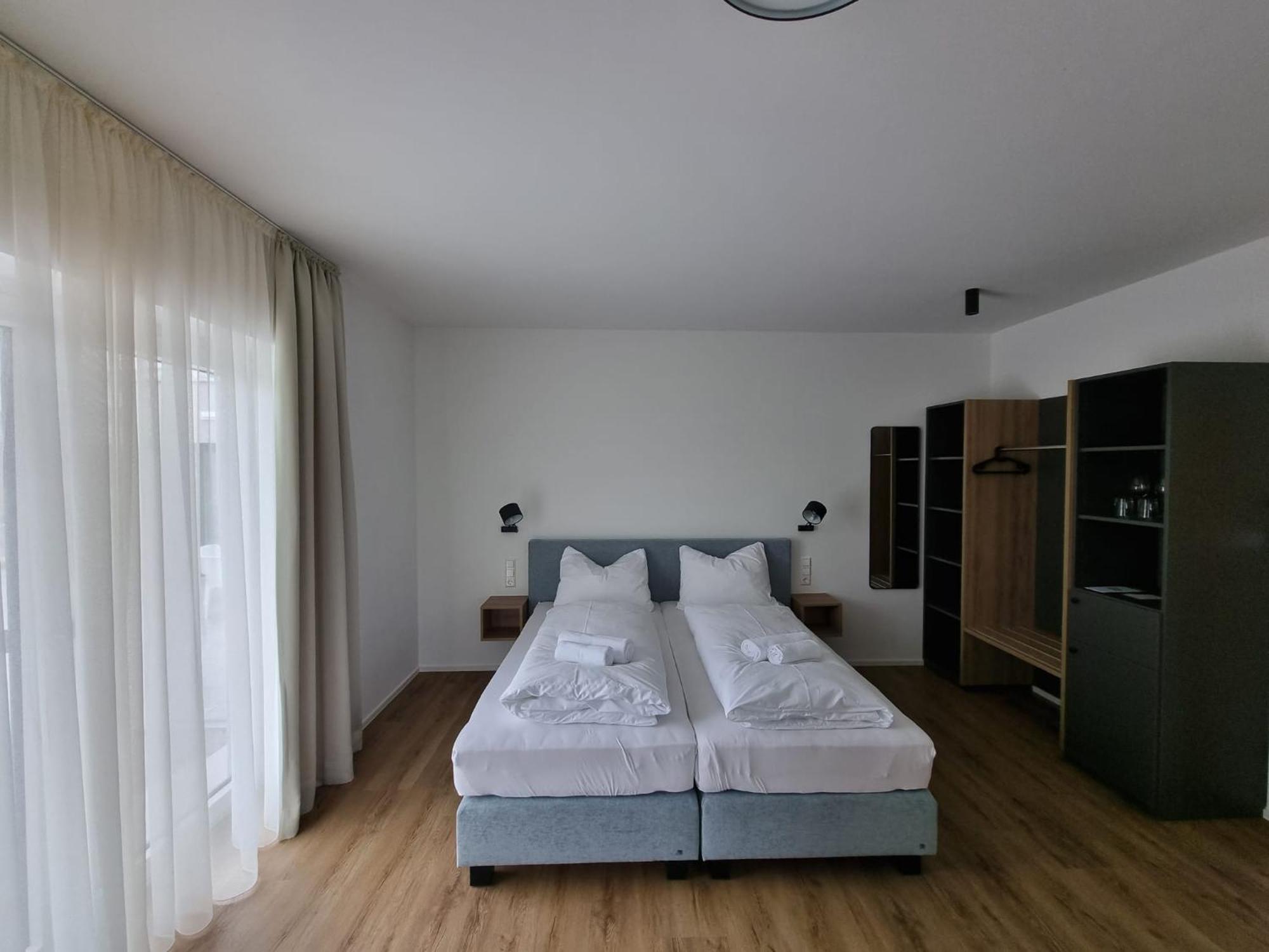 Apartment Gaestehaus Und Weingut Erich Hirth Obersulm