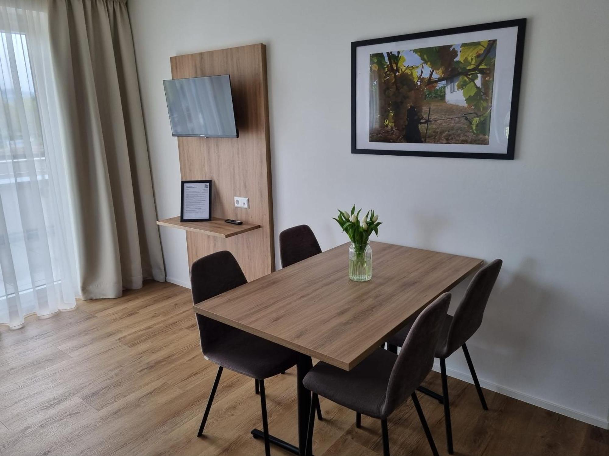 Apartment Gaestehaus Und Weingut Erich Hirth *