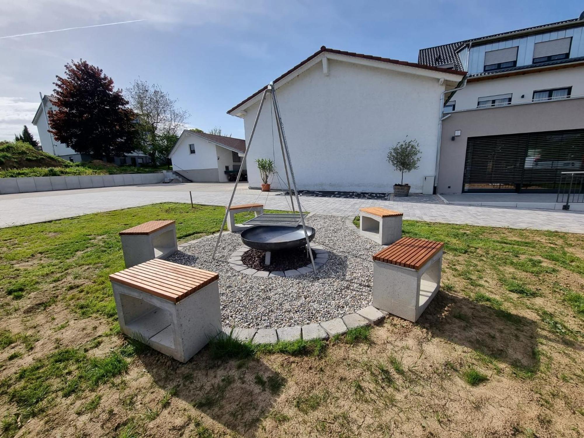 Apartament Gaestehaus Und Weingut Erich Hirth Obersulm